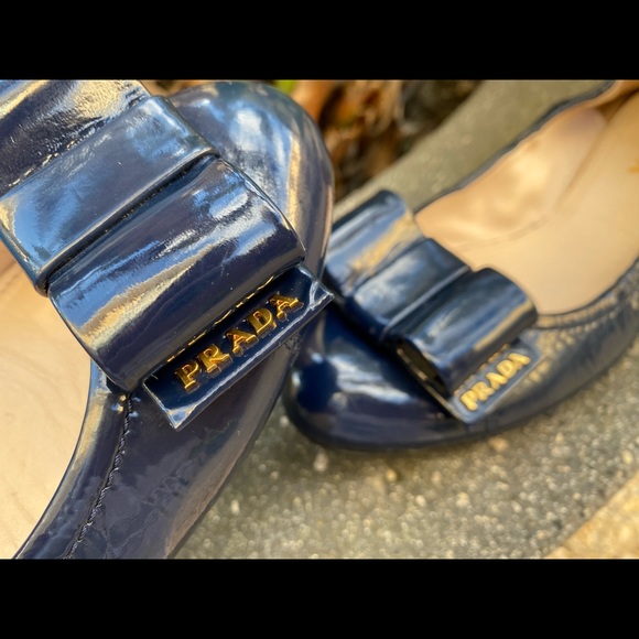 PRADA Patent Leather Bow Ballet Flats Navy Blue - Picture 2 of 9